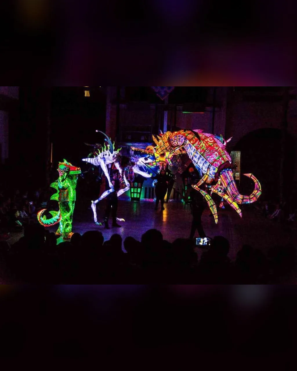 La Fiesta de Coloricuaro -Alebrijes Gigantes Iluminados