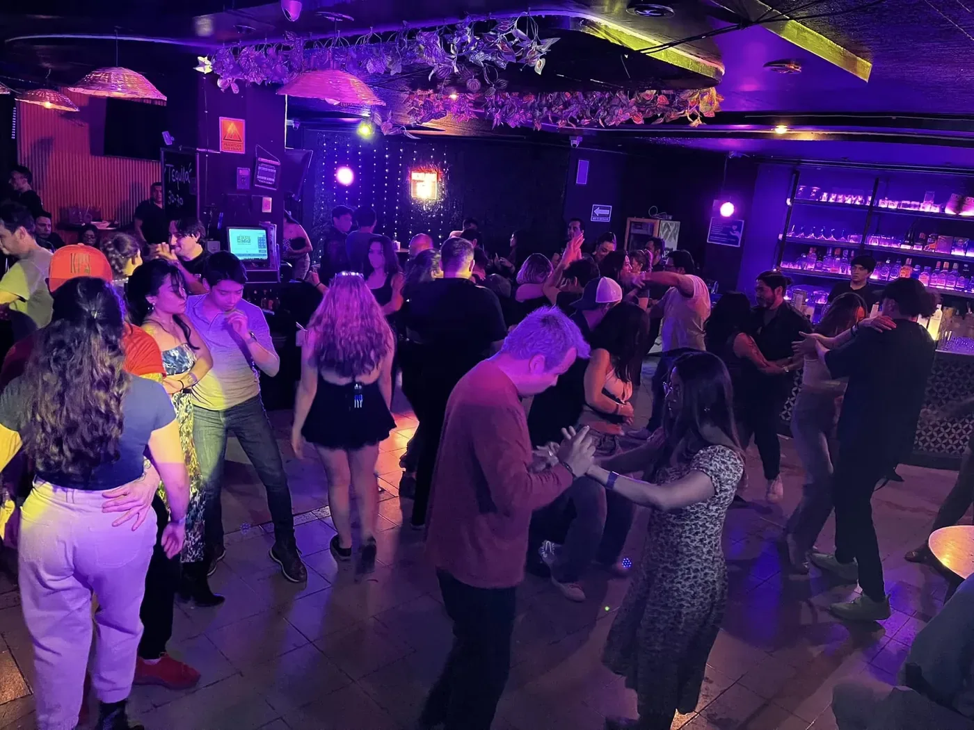 Sensual Room Bachata & Kizomba
